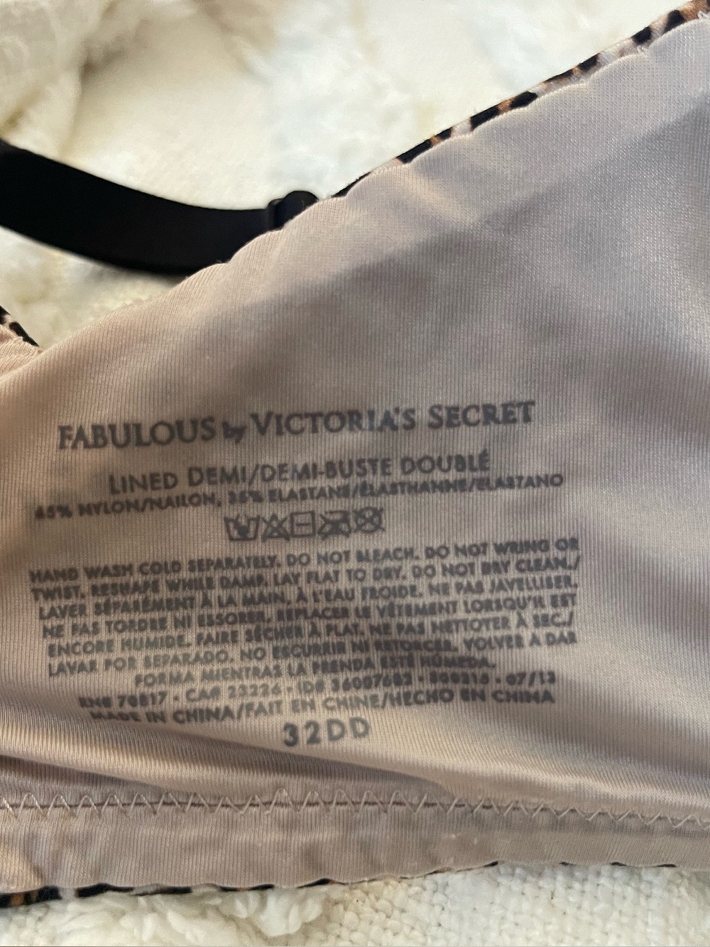 Fabulous by Victoria’s Secret lined Demi bra Cheetah Print Size 32DD - Picture 5 of 7